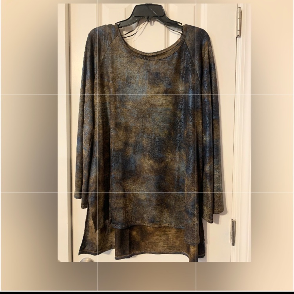 Women’s blouse. Multi color. Size 2x. Lightly used.